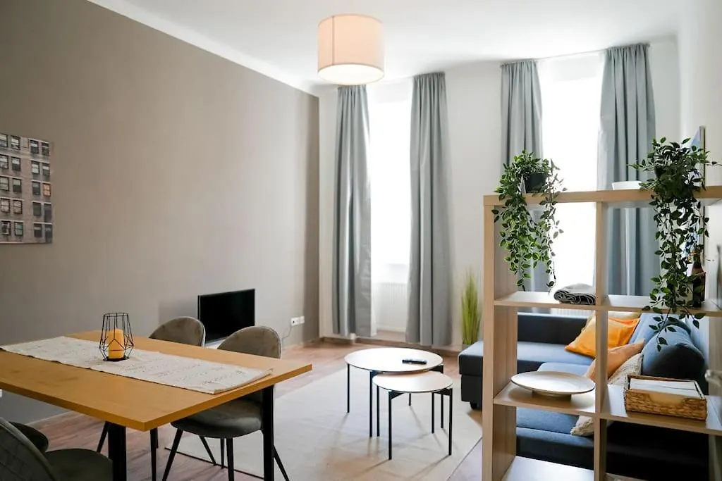 Ruhige Wohnung Naehe U Bahn Free Parking Vienna Austria
